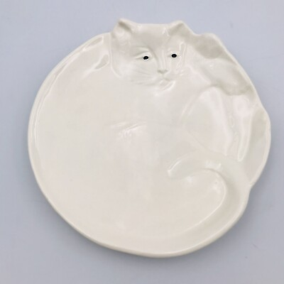 One 1 1987 Vintage Flat Earth Pottery Salad Plate Embossed White Cat 8quot; D $24.99