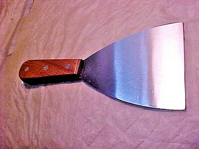NEW SCRAPER BY WINCO APPROX 8 3 8quot; L S S BLADE TN54 #249 GRILL OR PAINTING $5.00