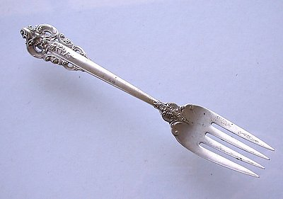 WALLACE GRANDE BAROQUE ANTIQUE STERLING SILVER .925 PURE ORNATE FORK 44.1 GRAMS $109.99