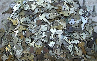 #ad #ad Lot of 20 old vintage antique keys $12.99