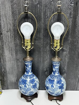 Pair Blue White Chinoiserie Chinese Porcelain Table Lamps Leaves Vines Wood Base $289.99