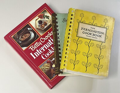 #ad Vintage Cookbook Lot Betty Crocker#x27;s International Farmington Microwaving Spiral $11.99